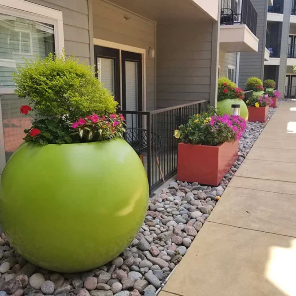 Seasonal Color for Apartment Complexes